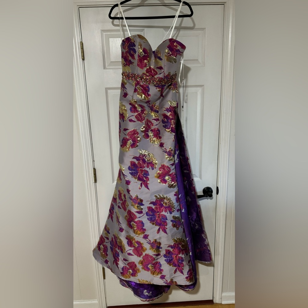 Mac Duggal Floral Couture Sweetheart Gown Style 77651 Size 4 - Picture 8 of 13